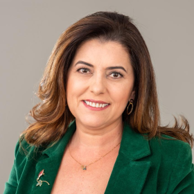 Gleide Andrade ser&aacute; agraciada com a Ordem Nacional do M&eacute;rito Educativo