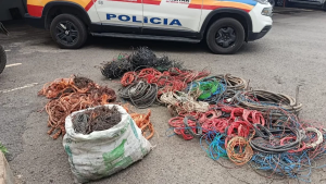 Quatro suspeitos s&atilde;o presos em opera&ccedil;&atilde;o que combate furtos de cabos em Arcos