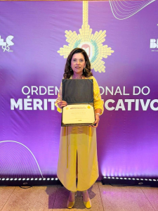Gleide Andrade recebe Ordem Nacional do M&eacute;rito Educativo em cerim&ocirc;nia com Lula em Bras&iacute;lia