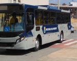 Homem passa a mão em menina de nove anos dentro de ônibus e apanha de passageiros em BH