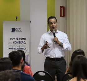 Palestra gratuita abre a campanha de natal realizada pela CDL Divinópolis