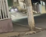 Motociclista foge de abordagem policial, colide com viatura em Cláudio