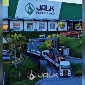 Pela segunda vez, carreata da Jalk leva a magia do Natal a Divinópolis
