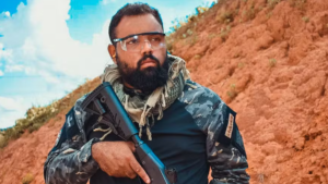 Empres&aacute;rio &eacute; encontrado morto em Ita&uacute;na; suspeitos s&atilde;o presos e armas furtadas s&atilde;o recuperadas
