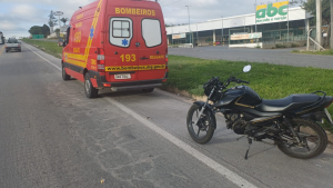 Formiga: Motociclista fica ferida em acidente na MG-050 e caminhoneiro foge sem prestar socorro