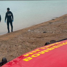 Bombeiros encontram corpo de divinopolitano que desapareceu após barco afundar em Guapé