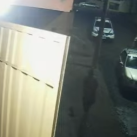 Oliveira: De peças íntimas, ladrão invade supermercado e furta R$ 1 mil e par de chinelo