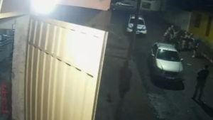 Oliveira: De pe&ccedil;as &iacute;ntimas, ladr&atilde;o invade supermercado e furta R$ 1 mil e par de chinelo