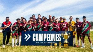 Time de Ita&uacute;na &eacute; campe&atilde;o da Sur Cup Internacional 2025 na Argentina