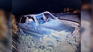 Homem fica ferido ap&oacute;s capotar carro na MG-439, em Arcos
