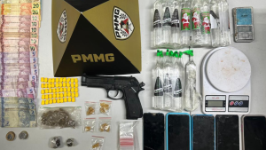 Casal &eacute; preso com drogas em Par&aacute; de Minas