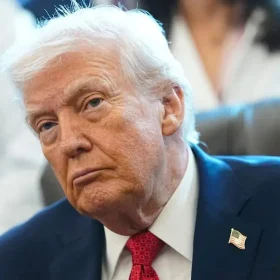 Trump afirma que EUA atingiram área usada para carregamento de drogas na Venezuela