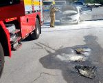 Carro pega fogo na BR-381 em Oliveira