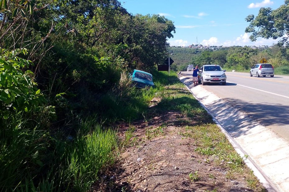 Idoso de 91 anos bêbado fica ferido em acidente na BR-494, em Divinópolis
