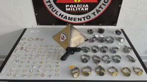 Ladr&atilde;o assalta joalheria, tenta fugir pela linha f&eacute;rrea e &eacute; preso em Betim
