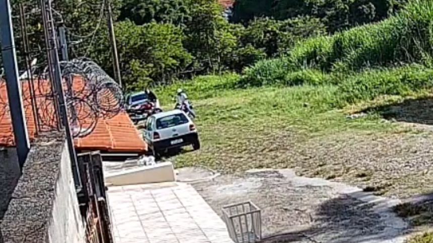 Moto é furtada no bairro São Roque, em Divinópolis