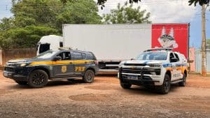 PRF recupera caminh&atilde;o furtado em Divin&oacute;polis com o apoio da PMMG
