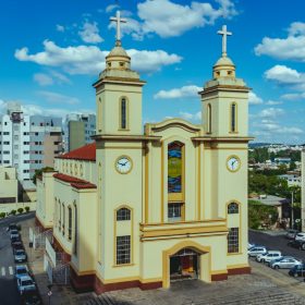 Bispo celebra Missa de Natal na Catedral de Divinópolis
