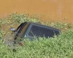 Pescador encontra carro em rio com corpo no porta-malas em Betim