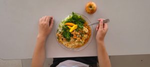 Iniciativa transforma rotina das escolas públicas em Monte Carmelo e incentiva alimentação consciente