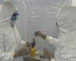 Hemominas consolida produção de colírio feito a partir do sangue do próprio paciente