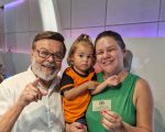 Ganhadora do prêmio da Joalheria Oriento, Patrícia o seu voucher no programa Jorge Neto
