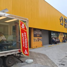Est&uacute;dio M&oacute;vel da Minas FM na mega inaugura&ccedil;&atilde;o da Obra Center Atacarejo