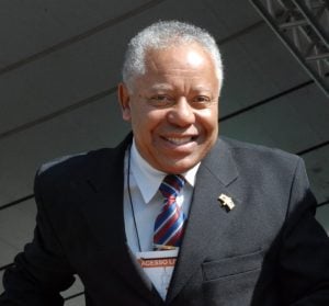 Augusto Fidelis &eacute; homenageado como Patrono da Orquestra de C&acirc;mara de Divin&oacute;polis