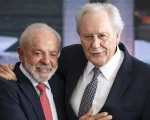 Lewandowski entrega carta de demissão do Ministério da Justiça a Lula