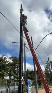 Prefeitura inicia manuten&ccedil;&atilde;o e troca de refletores em espa&ccedil;os esportivos