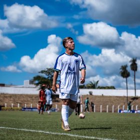 Atleta de Divinópolis, João Alfredo “Gaúcho” estreia na Copinha e vive momento marcante na carreira
