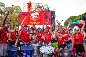Bloco Batuque Coletivo homenageia L&ocirc; Borges no Carnaval de BH 2026