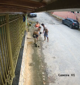 Vídeo: PM salva criança de dois anos engasgada em MG