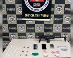 PM prende três homens por tráfico de drogas e apreende réplica de submetralhadora em Lagoa da Prata