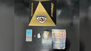 Ap&oacute;s fuga perigosa e persegui&ccedil;&atilde;o policial, homem &eacute; preso por tr&aacute;fico de drogas em Par&aacute; de Minas