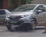Vídeo: Acidente entre carro e moto deixa mulher ferida em Divinópolis