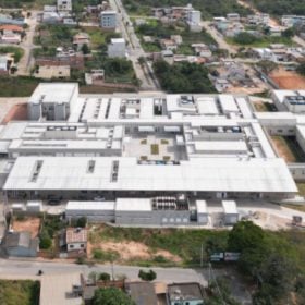 Zema sanciona lei que autoriza doa&ccedil;&atilde;o do Hospital Regional de Divin&oacute;polis &agrave; UFSJ