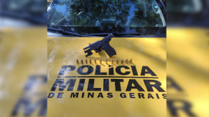 PMR apreende arma e muni&ccedil;&otilde;es na MG-170, em Lagoa da Prata