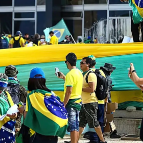 Foragida pelos atos de 8 de janeiro é presa em Divinópolis quando ia ao mercado