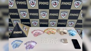 PM prende dois suspeitos por tr&aacute;fico de drogas em Lagoa da Prata