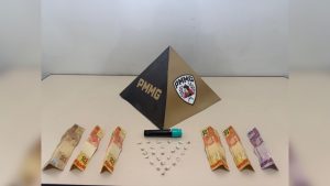 PM prende suspeito por tráfico de drogas em Santo Antônio do Monte
