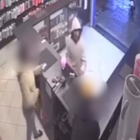 Dupla invade loja de celulares em Itaúna e rouba aparelhos