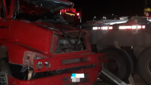 Homem fica preso &agrave;s ferragens ap&oacute;s colis&atilde;o na MG-050 em Formiga