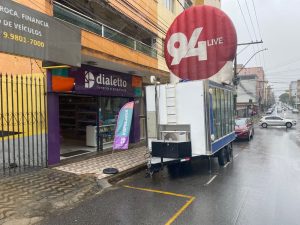 Estúdio Móvel 94 LIVE apresenta a volta às aulas com a Dialetto Livraria e Papelaria