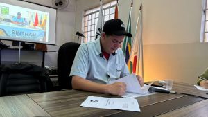 Servidores municipais de Divinópolis aprovam reivindicação de 15% para revisão salarial em 2026