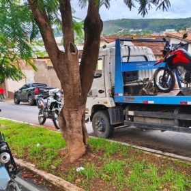 Motociclista que dava 'grau' nas ruas de Pitangui é preso