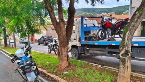 Motociclista que dava 'grau' nas ruas de Pitangui &eacute; preso