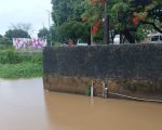 Rio Itapecerica está 56 cm acima do nível normal após fortes chuvas em Divinópolis