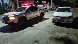 Homem &eacute; preso ap&oacute;s entregar dire&ccedil;&atilde;o de ve&iacute;culo a pessoa n&atilde;o habilitada