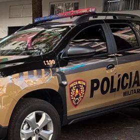Tr&ecirc;s homens ficam feridos ap&oacute;s ataque a tiros em bar de Betim